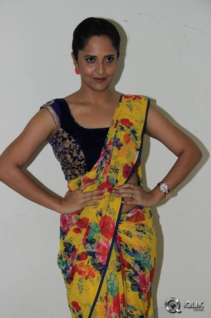 Anasuya-at-Srimanthudu-Movie-Thank-You-Function